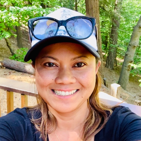 Meet your Posher, Jennifer - Picture 3 of 3